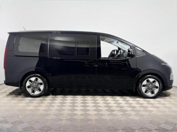 Hyundai Staria I с пробегом 2021 года, цена 5 299 900 рублей, 41451 км, минивэн, Автокод Объявления