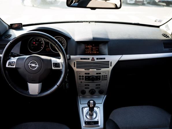 Opel Astra H Рестайлинг с пробегом 2012 года, цена 750 000 рублей, 155878 км, хэтчбек, Автокод Объявления