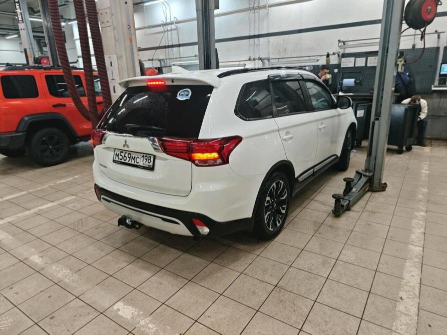 Mitsubishi Outlander III Рестайлинг 3 Санкт-Петербург  - изображение 8
