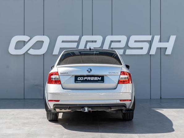 Skoda Octavia III (A7) Рестайлинг с пробегом 2018 года, цена 2 295 000 рублей, 85607 км, лифтбек, Автокод Объявления