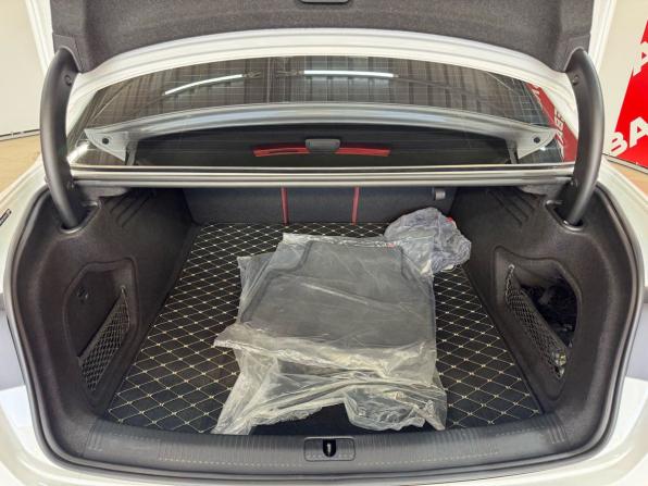 Audi A4 V (B9) Рестайлинг с пробегом 2024 года, цена 5 150 000 рублей, 8750 км, седан, Автокод Объявления