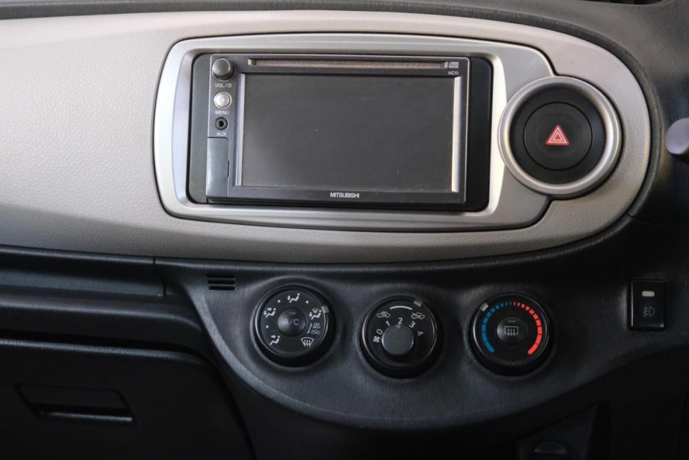 Toyota Vitz III (XP130) Омск  - изображение 14