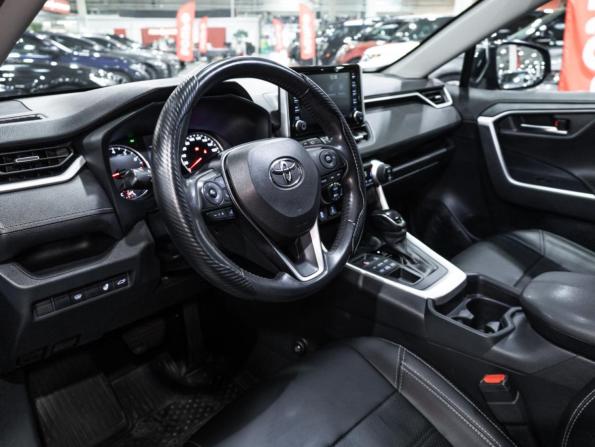 Toyota RAV4 V (XA50) с пробегом 2021 года, цена 3 399 000 рублей, 71986 км, внедорожник, Автокод Объявления