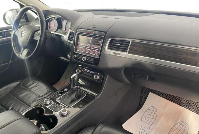 Volkswagen Touareg II Рестайлинг с пробегом 2015 года, цена 2 690 000 рублей, 243284 км, внедорожник, Автокод Объявления