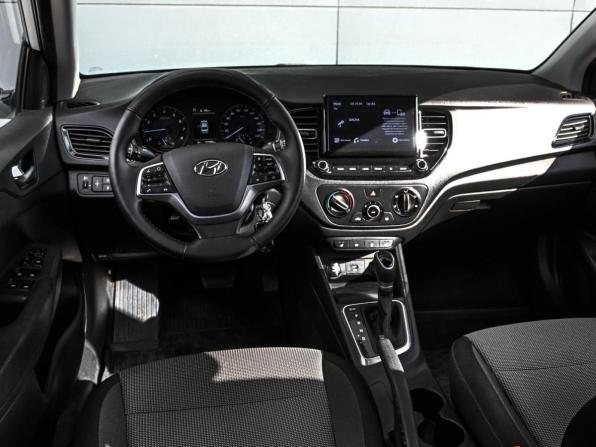 Hyundai Solaris II Рестайлинг с пробегом 2021 года, цена 1 629 000 рублей, 107084 км, седан, Автокод Объявления