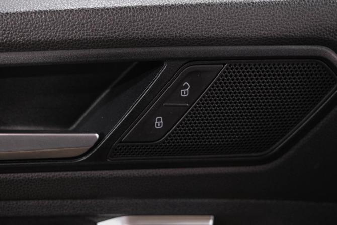 Volkswagen Tiguan II с пробегом 2019 года, цена 3 249 000 рублей, 75917 км, внедорожник, Автокод Объявления