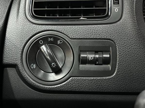 Volkswagen Polo V Рестайлинг с пробегом 2017 года, цена 1 149 900 рублей, 124245 км, седан, Автокод Объявления