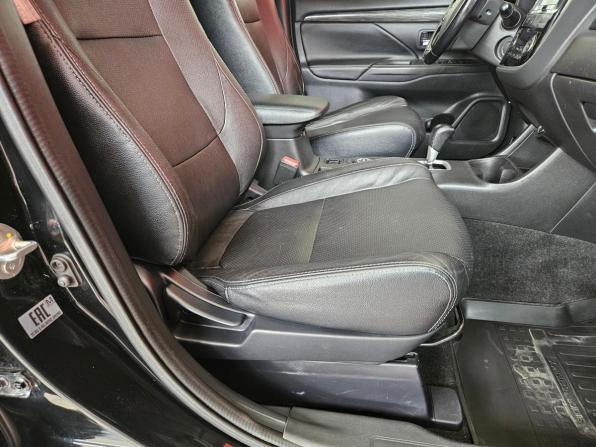 Mitsubishi Outlander III Рестайлинг 2 с пробегом 2016 года, цена 1 615 000 рублей, 193764 км, внедорожник, Автокод Объявления