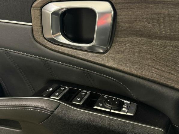 Kia Sorento IV с пробегом 2022 года, цена 3 799 000 рублей, 104626 км, внедорожник, Автокод Объявления
