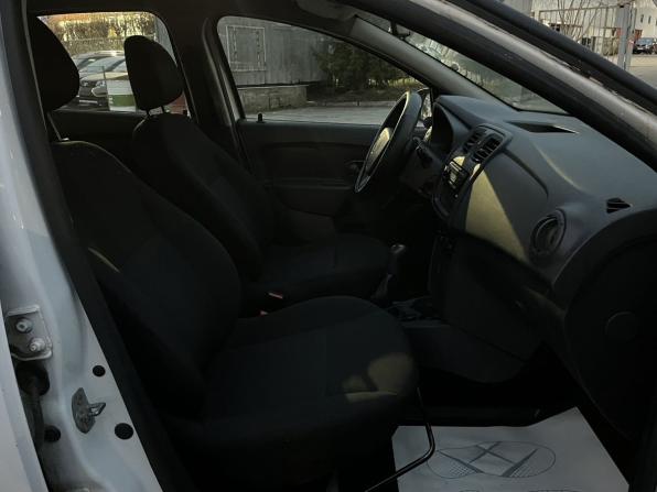 Renault Logan II с пробегом 2017 года, цена 499 000 рублей, 214000 км, седан, Автокод Объявления