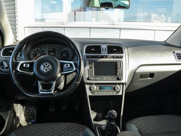 Volkswagen Polo V Рестайлинг с пробегом 2019 года, цена 1 280 000 рублей, 100548 км, седан, Автокод Объявления
