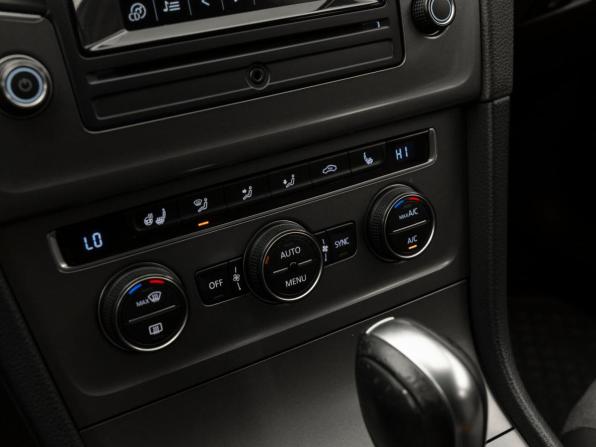 Volkswagen Golf VII с пробегом 2015 года, цена 1 140 000 рублей, 258514 км, хэтчбек, Автокод Объявления