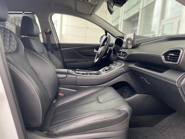 Hyundai Santa Fe IV Рестайлинг с пробегом 2023 года, цена 4 396 000 рублей, 61050 км, внедорожник, Автокод Объявления