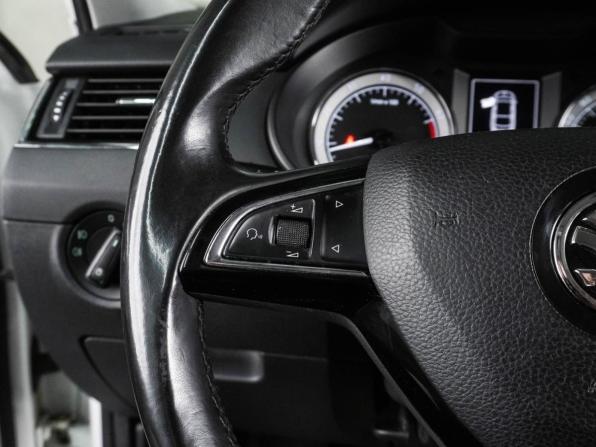 Skoda Octavia III (A7) Рестайлинг с пробегом 2018 года, цена 1 599 000 рублей, 194475 км, лифтбек, Автокод Объявления
