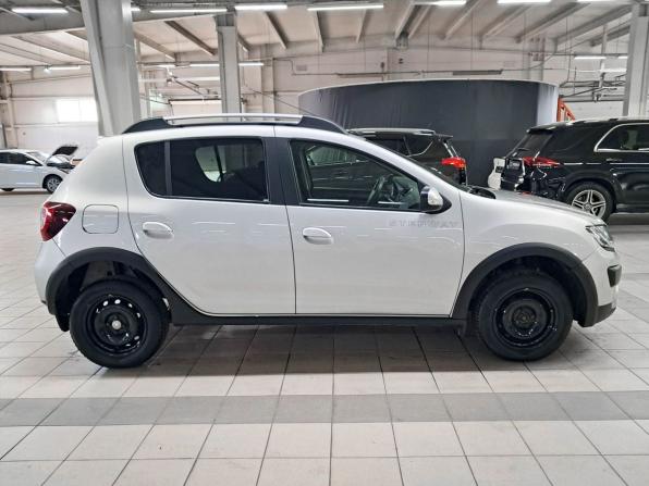 Renault Sandero II с пробегом 2015 года, цена 805 000 рублей, 116370 км, хэтчбек, Автокод Объявления