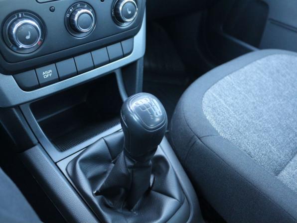 Skoda Yeti I с пробегом 2014 года, цена 890 000 рублей, 133530 км, внедорожник, Автокод Объявления