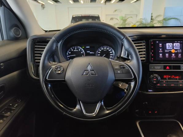 Mitsubishi Outlander III Рестайлинг 3 с пробегом 2019 года, цена 1 958 000 рублей, 109801 км, внедорожник, Автокод Объявления