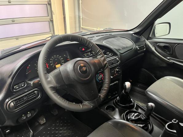 Chevrolet Niva I Рестайлинг с пробегом 2015 года, цена 590 000 рублей, 116279 км, внедорожник, Автокод Объявления
