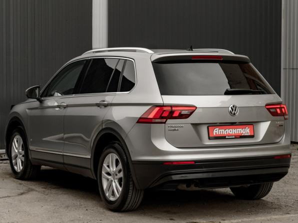 Volkswagen Tiguan II с пробегом 2017 года, цена 1 895 000 рублей, 239496 км, внедорожник, Автокод Объявления
