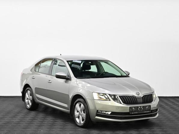 Skoda Octavia III (A7) Рестайлинг с пробегом 2018 года, цена 1 499 000 рублей, 95000 км, лифтбек, Автокод Объявления