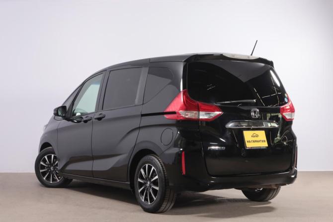 Honda Freed II с пробегом 2017 года, цена 1 599 000 рублей, 73000 км, компактвэн, Автокод Объявления