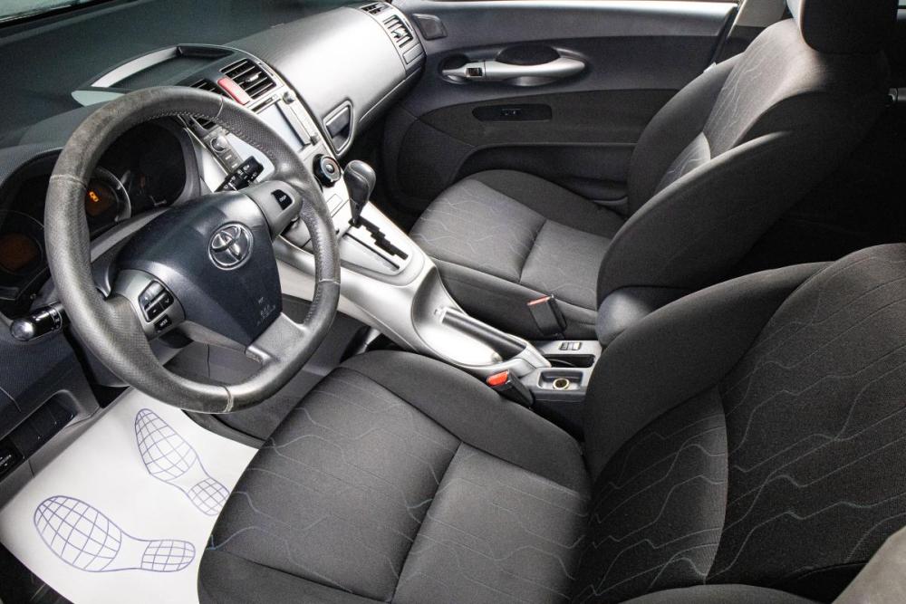 Toyota Auris I Рестайлинг Сургут  - изображение 9