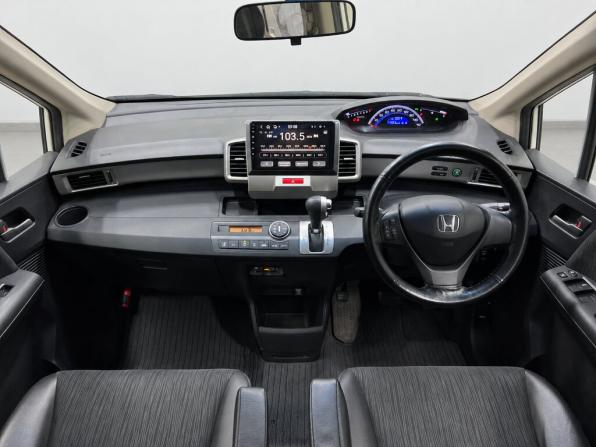 Honda Freed I Рестайлинг с пробегом 2014 года, цена 1 099 000 рублей, 136000 км, компактвэн, Автокод Объявления