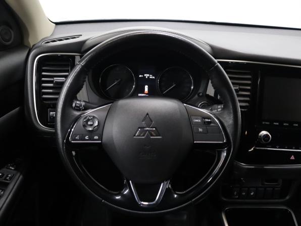 Mitsubishi Outlander III Рестайлинг 3 с пробегом 2022 года, цена 2 499 000 рублей, 95891 км, внедорожник, Автокод Объявления