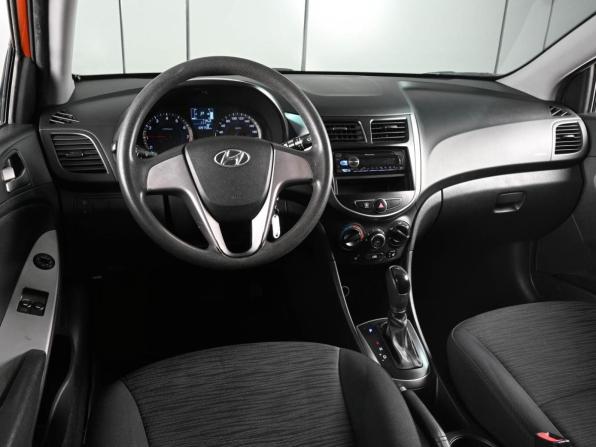 Hyundai Solaris I Рестайлинг с пробегом 2015 года, цена 1 060 000 рублей, 109758 км, седан, Автокод Объявления