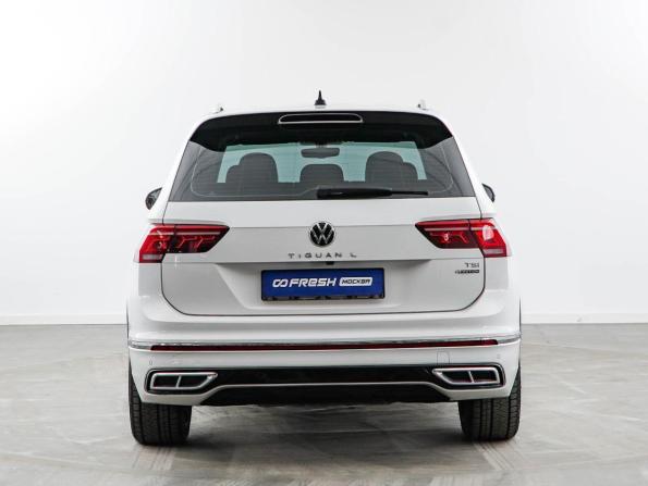 Volkswagen Tiguan II Рестайлинг с пробегом 2021 года, цена 4 107 444 рубля, 43279 км, внедорожник, Автокод Объявления