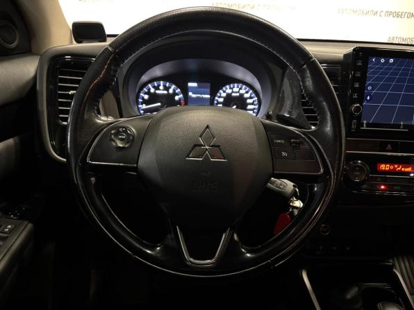 Mitsubishi Outlander III Рестайлинг 3 с пробегом 2019 года, цена 1 849 000 рублей, 106500 км, внедорожник, Автокод Объявления