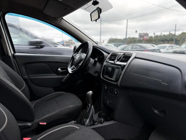 Renault Logan II Рестайлинг с пробегом 2019 года, цена 855 000 рублей, 156955 км, седан, Автокод Объявления