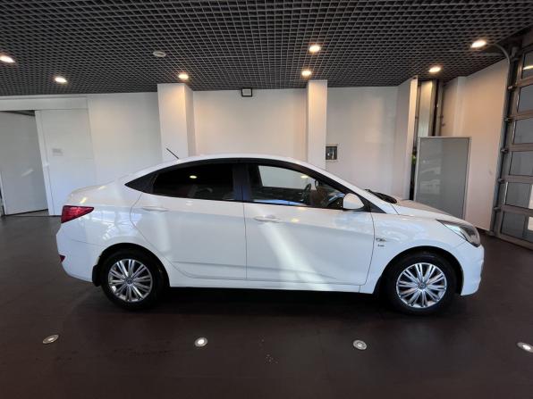 Hyundai Solaris I Рестайлинг с пробегом 2015 года, цена 675 000 рублей, 266663 км, седан, Автокод Объявления