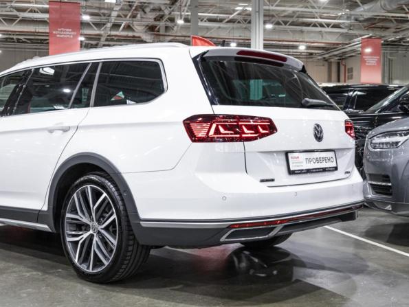 Volkswagen Passat B8 Рестайлинг с пробегом 2019 года, цена 4 039 700 рублей, 92409 км, универсал, Автокод Объявления