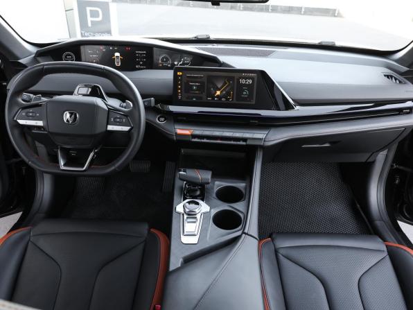 Changan UNI-V I с пробегом 2023 года, цена 2 298 000 рублей, 49489 км, лифтбек, Автокод Объявления