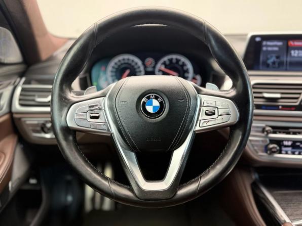 BMW 7 серии VI (G11/G12) с пробегом 2017 года, цена 3 759 000 рублей, 213608 км, седан, Автокод Объявления