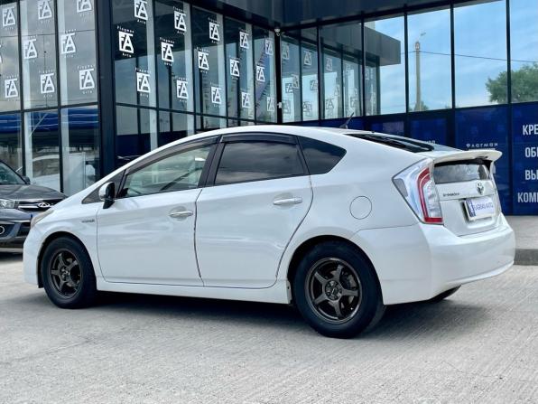 Toyota Prius III Рестайлинг (XW30) с пробегом 2012 года, цена 970 000 рублей, 217753 км, лифтбек, Автокод Объявления