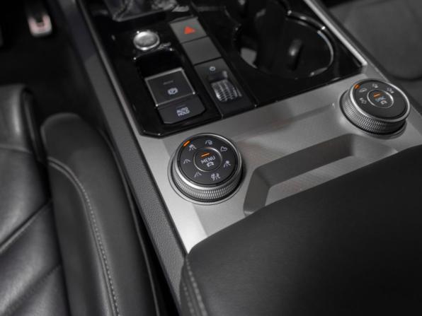 Volkswagen Touareg III с пробегом 2019 года, цена 4 045 000 рублей, 233207 км, внедорожник, Автокод Объявления