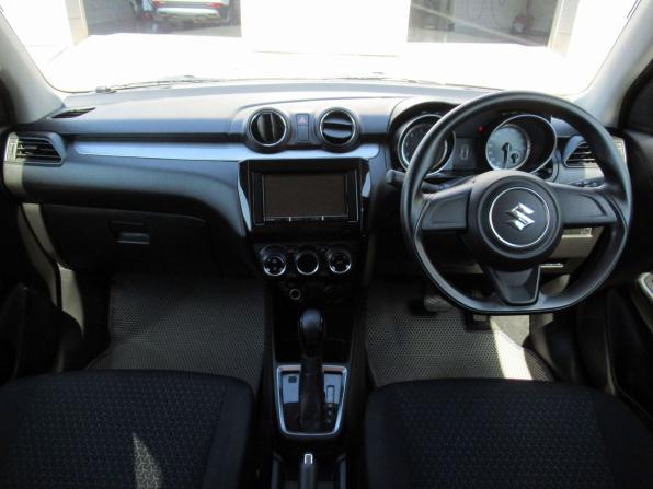 Suzuki Swift V с пробегом 2021 года, цена 1 320 000 рублей, 25532 км, хэтчбек, Автокод Объявления
