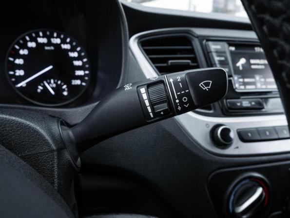 Hyundai Solaris II с пробегом 2018 года, цена 1 184 000 рублей, 179206 км, седан, Автокод Объявления