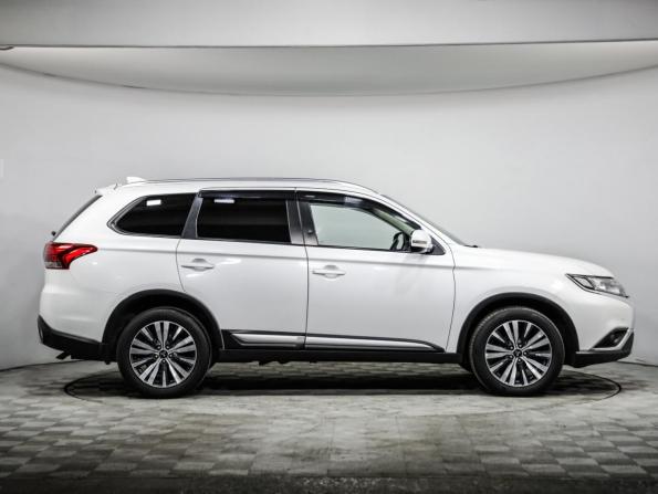 Mitsubishi Outlander III Рестайлинг 3 с пробегом 2020 года, цена 2 049 000 рублей, 197340 км, внедорожник, Автокод Объявления