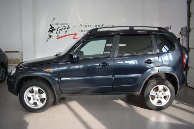 Chevrolet Niva I Рестайлинг с пробегом 2009 года, цена 399 000 рублей, 77000 км, внедорожник, Автокод Объявления