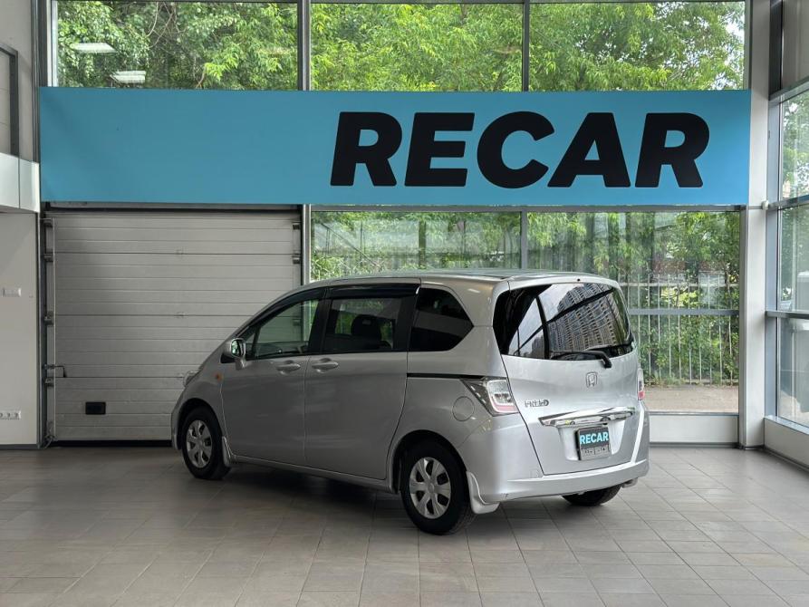 Honda Freed I Рестайлинг Санкт-Петербург  - изображение 3
