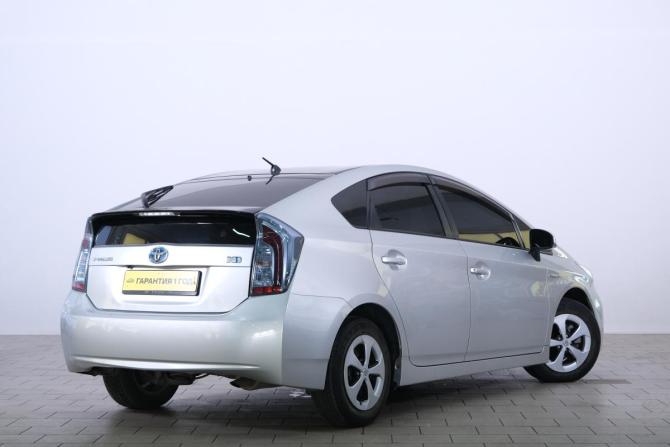 Toyota Prius III Рестайлинг (XW30) с пробегом 2015 года, цена 1 349 000 рублей, 296000 км, лифтбек, Автокод Объявления