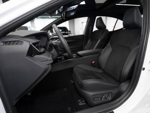Toyota Camry IX (XV80) China Market с пробегом 2025 года, цена 4 130 000 рублей, 50 км, седан, Автокод Объявления