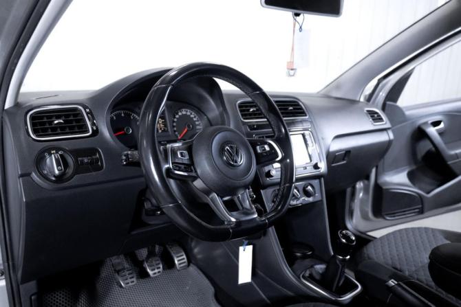 Volkswagen Polo V Рестайлинг с пробегом 2018 года, цена 1 049 000 рублей, 179313 км, седан, Автокод Объявления