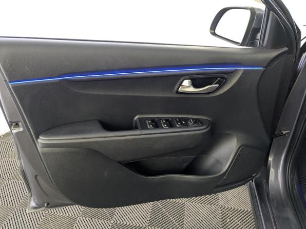 Kia Rio IV Рестайлинг с пробегом 2021 года, цена 1 755 000 рублей, 93211 км, хэтчбек, Автокод Объявления