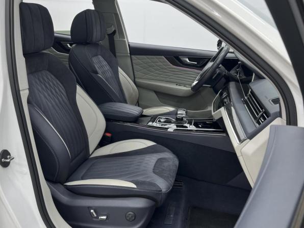 Hongqi HS5 I Рестайлинг с пробегом 2023 года, цена 3 149 000 рублей, 39159 км, внедорожник, Автокод Объявления
