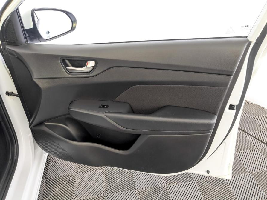 Hyundai Solaris II Москва  - изображение 24