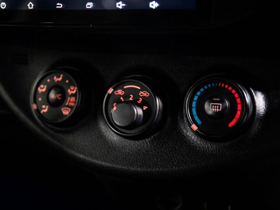 Toyota Vitz III (XP130) Рестайлинг 2 Иркутск  - изображение 13